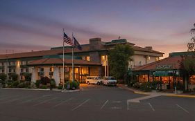 Rogue Regency Inn Medford Airport